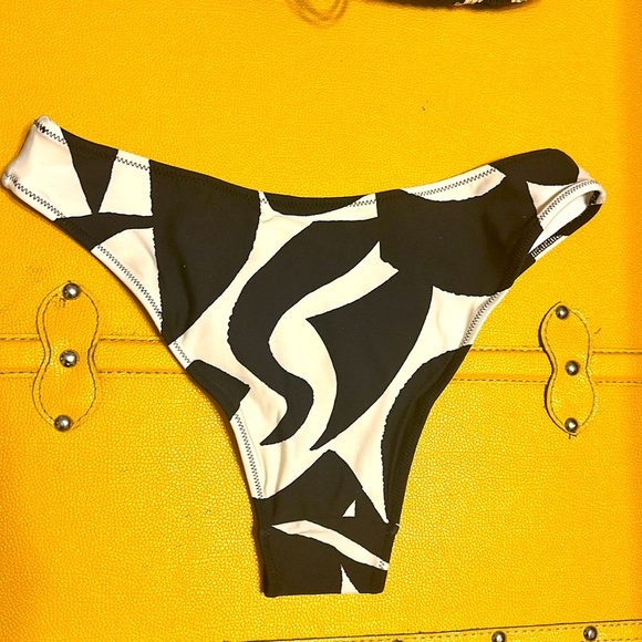 H&M black and white bikini - Picture 4 of 6